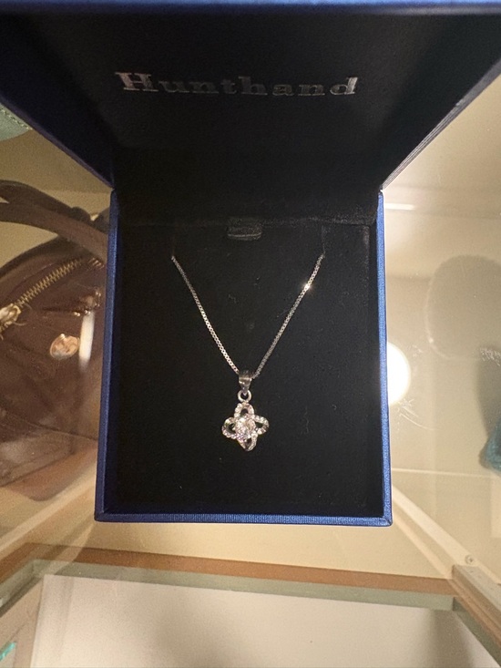 hunthand Jewelry - Silver Floral Crystal Pendant Necklace - Silver